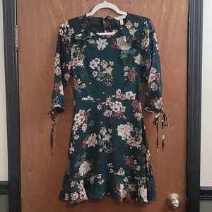 Speechless Women's Floral Ruffled Dress. Size Small.